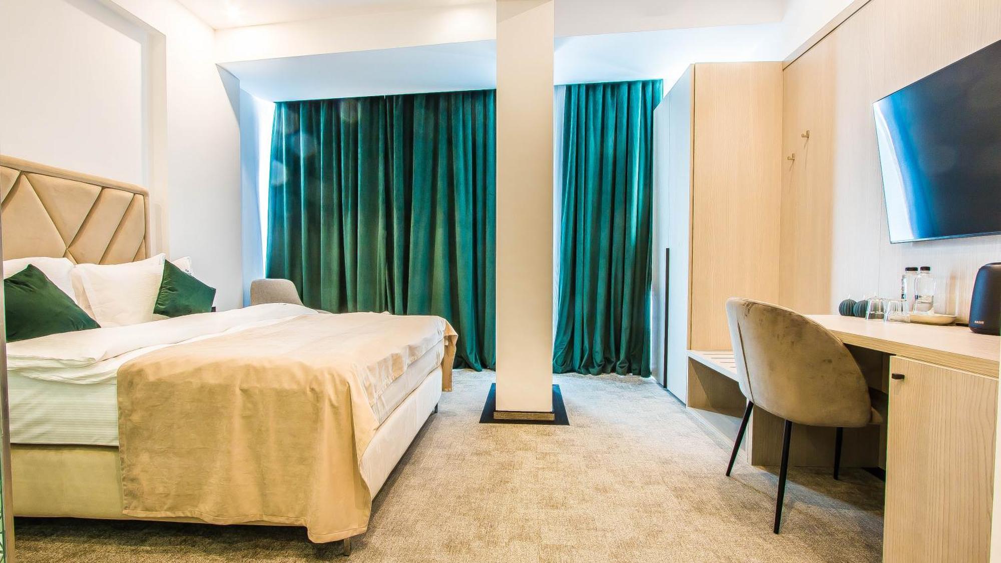 Central Carol Aparthotel 2 Bukares Bagian luar foto