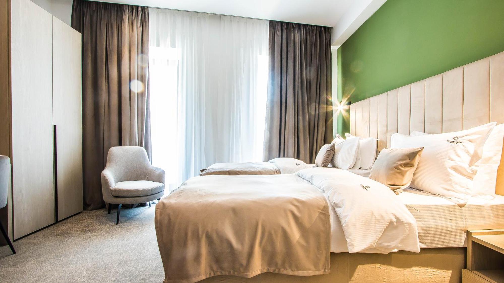 Central Carol Aparthotel 2 Bukares Bagian luar foto