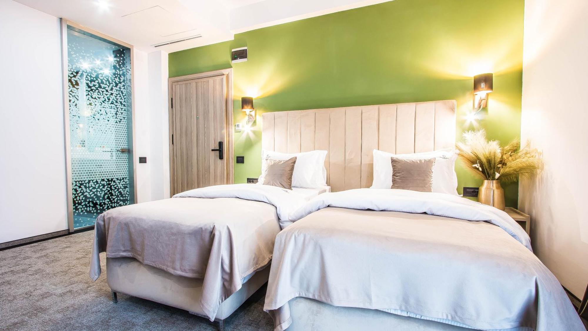 Central Carol Aparthotel 2 Bukares Bagian luar foto